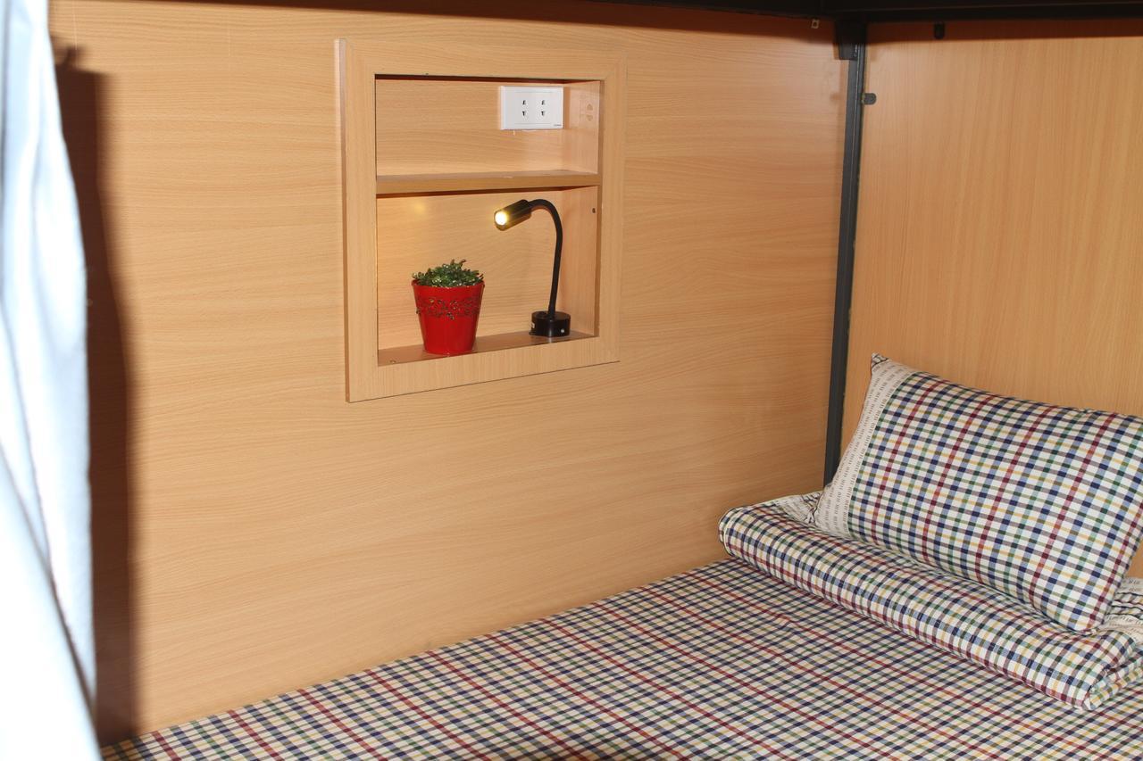 Golden Snake Hostel Ханой Экстерьер фото
