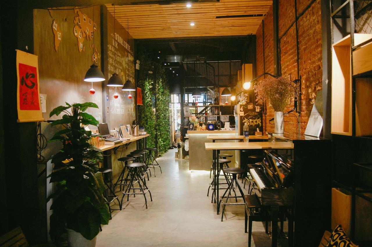 Golden Snake Hostel Ханой Экстерьер фото